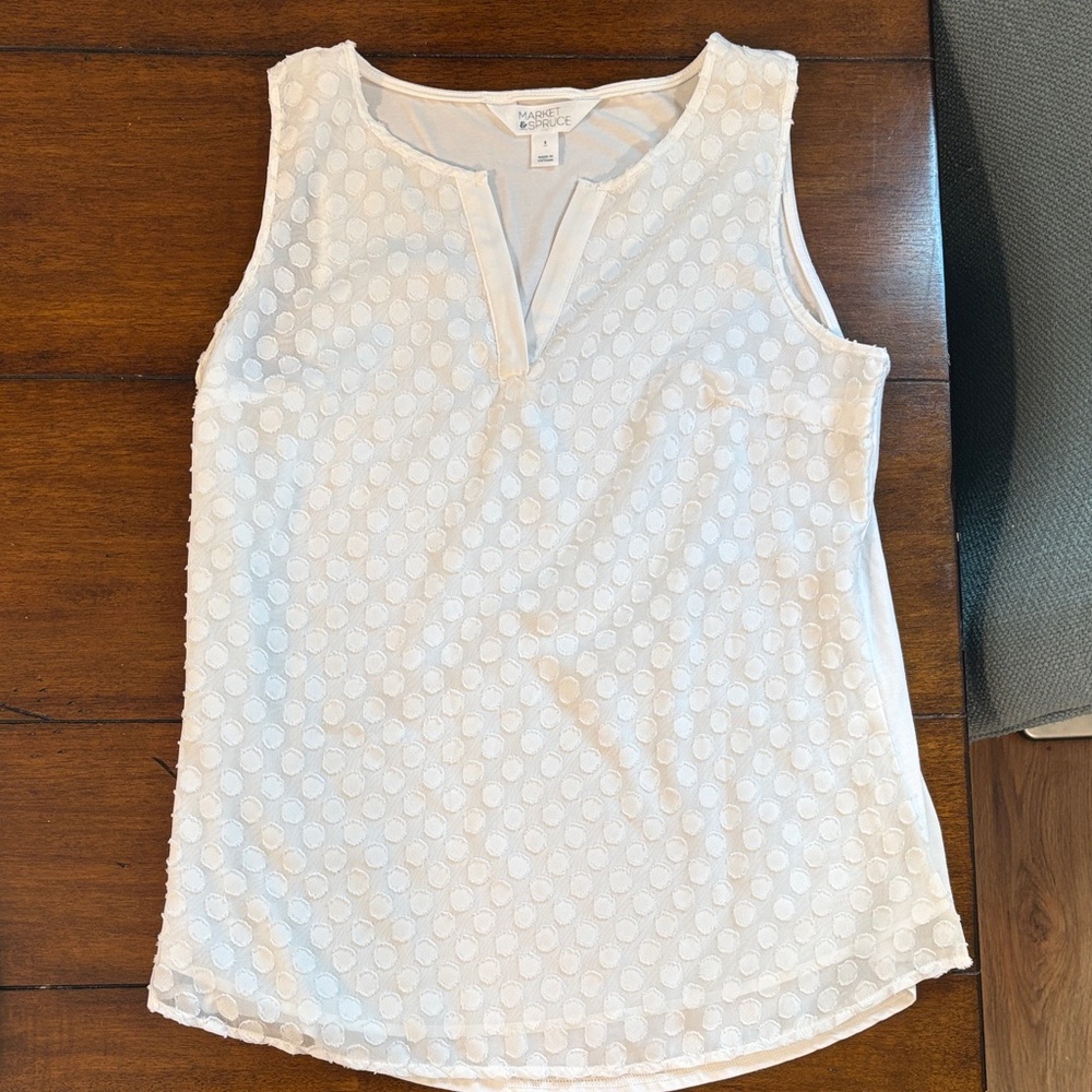 Market & Spruce White Textured Sleeveless Blouse